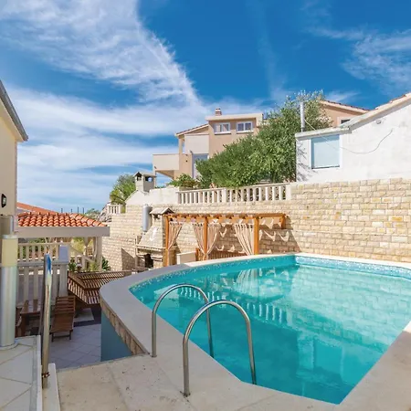 Holiday home Cozy In Sevid With Outdoor Swimming Pool